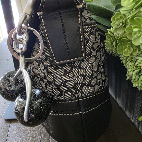 Coach SOHO Signature C Shoulder  Bag In Black 2007 - Picture 7 of 14